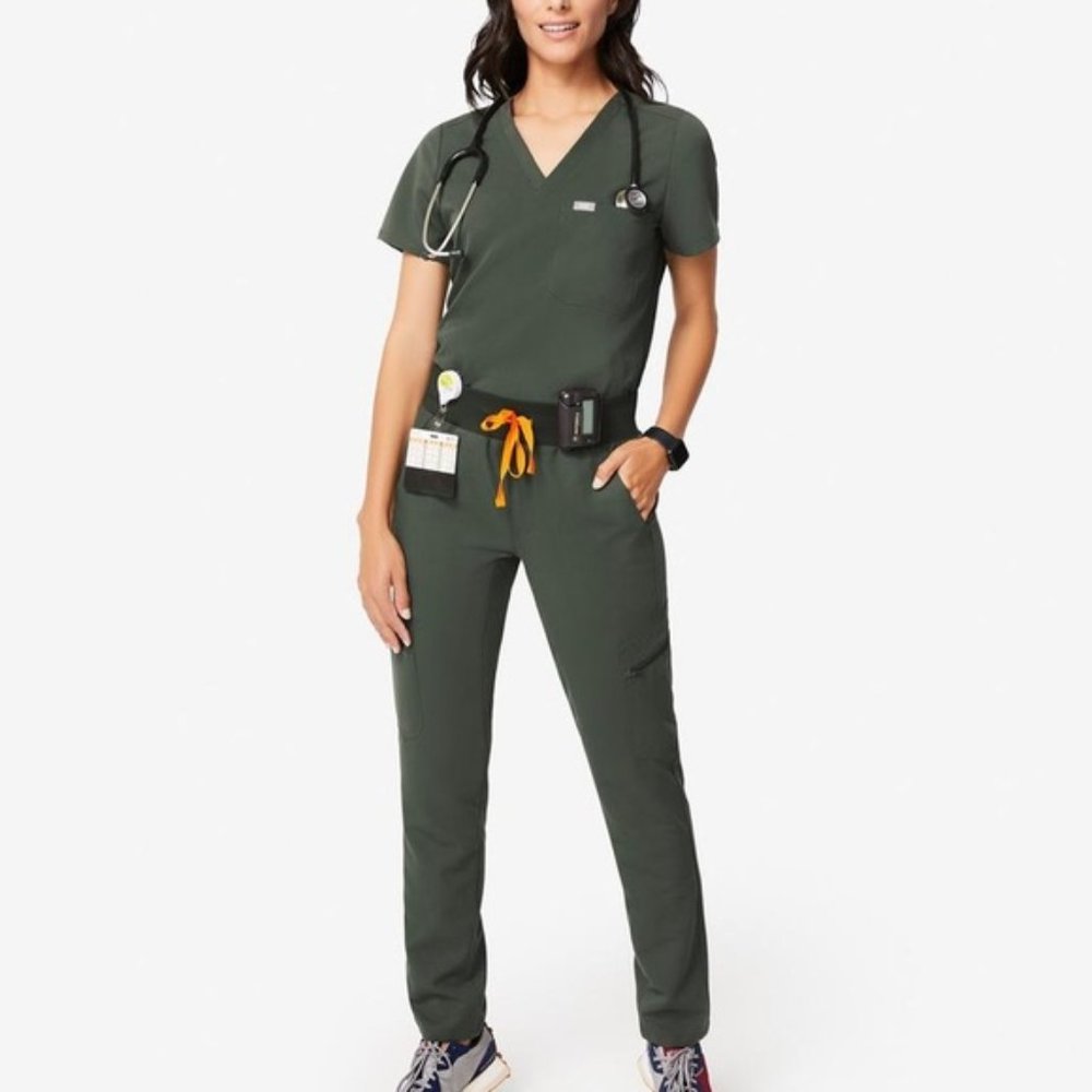 FIGS Moss Kauro- cargo Scrub Pants Small